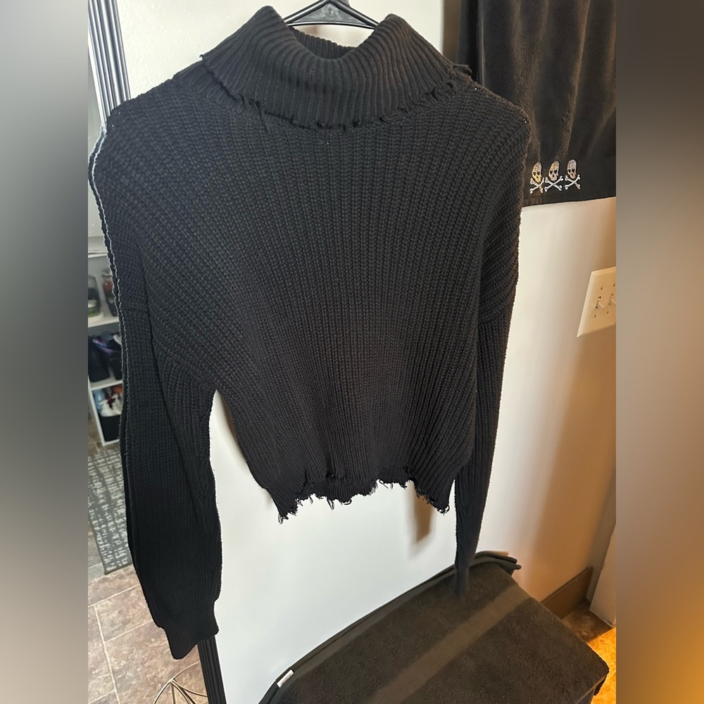Women’s Small Cropped Turtleneck Top